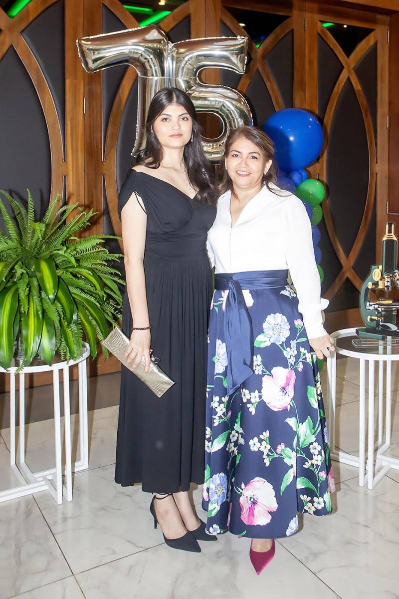 Karen Membreño y Gabriela Zelaya.