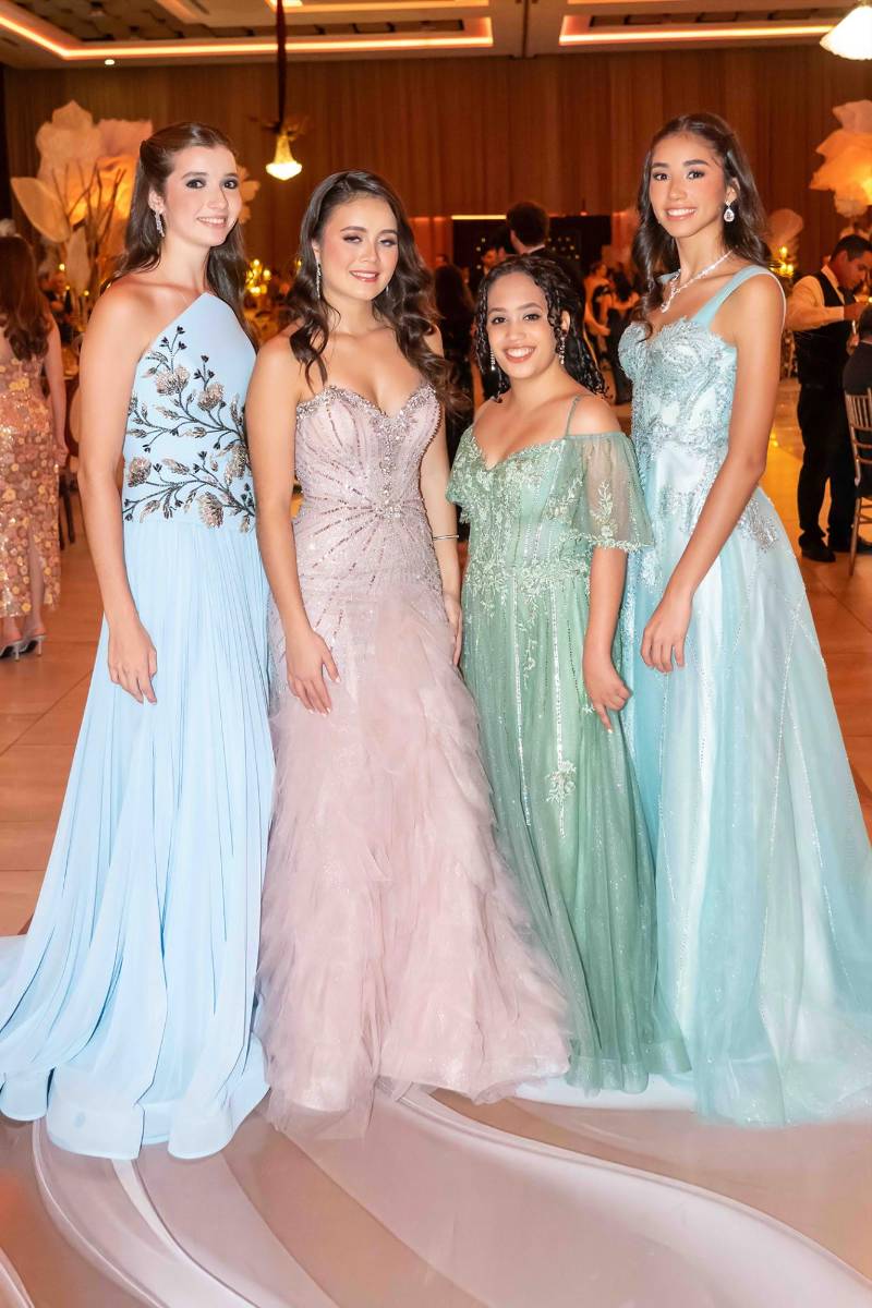 Alyssa Sucrovich, Emily Chávez, Jaroly Núñez y Mariana Ocampo. 