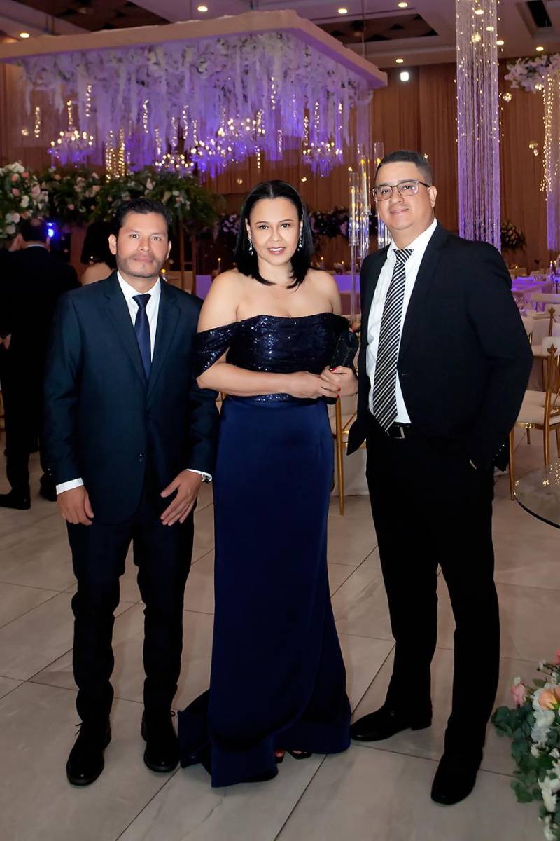 Wilmer López, Nuris Flores y Luis Cubas.