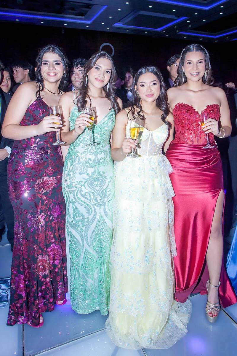 Angie Medina, Lucia Rivera, Allison Fuentes y Chelsy Canales.
