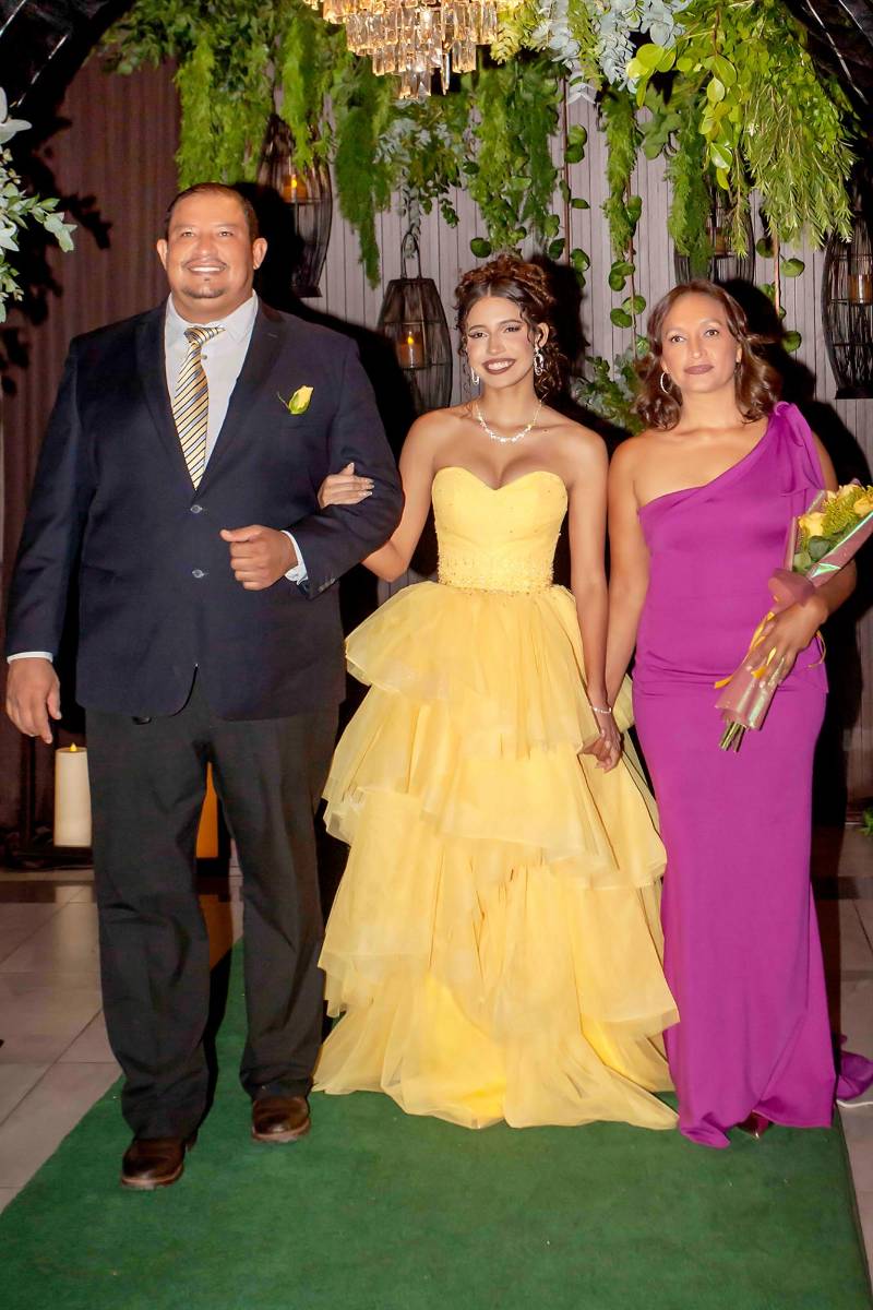 Desfile de padres e hijos de la prom 2026 de Kiddy Kat Bilingual School &amp; Morazzanni Institute