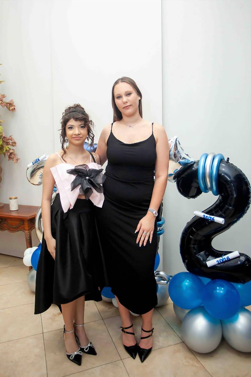 Esther Argueta y Sarah Camberini.