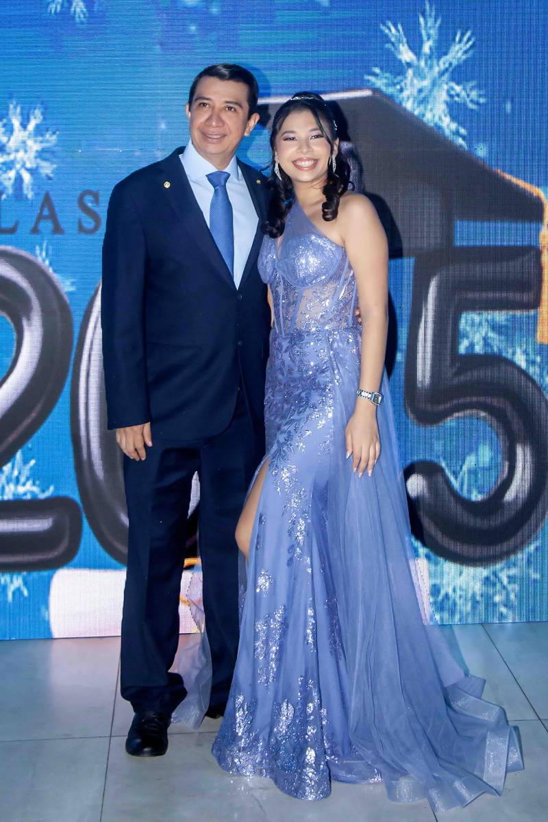 Desfile padres e hijos de la prom 2025 de Saint Peter Academy