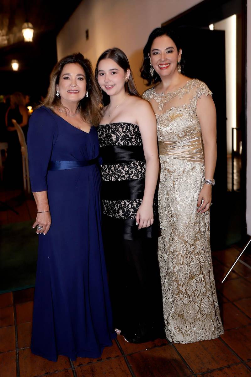 Carolina Younger , Sienna y Melissa Lobo