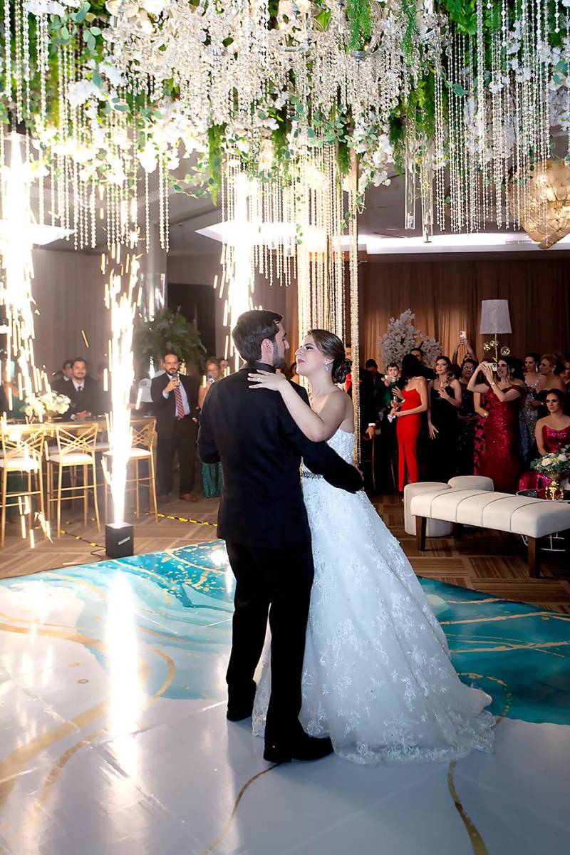 La boda de Miguel Canahuati y Nicole Almassou
