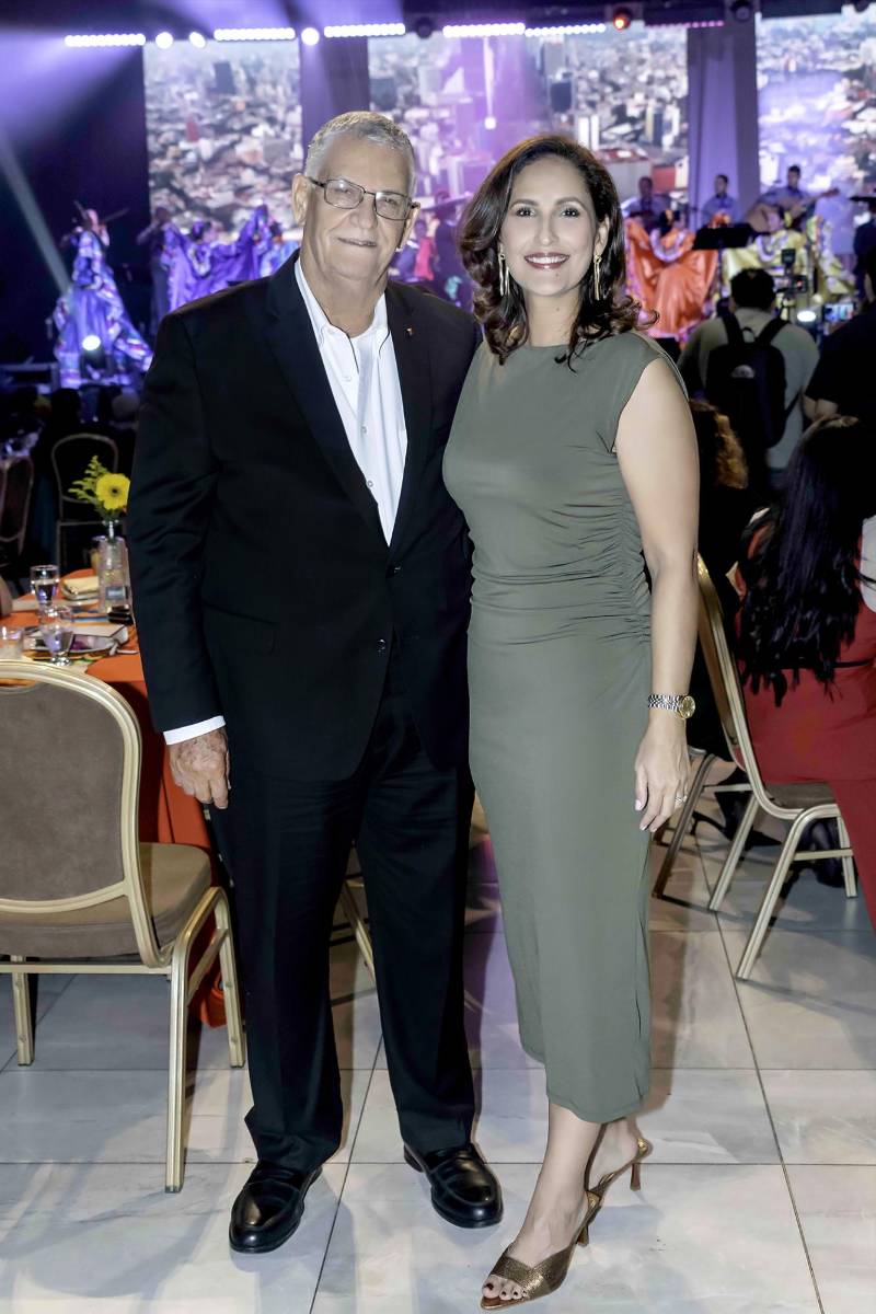 Juan Bendeck y su hija Farah Bendeck de Duarte. 