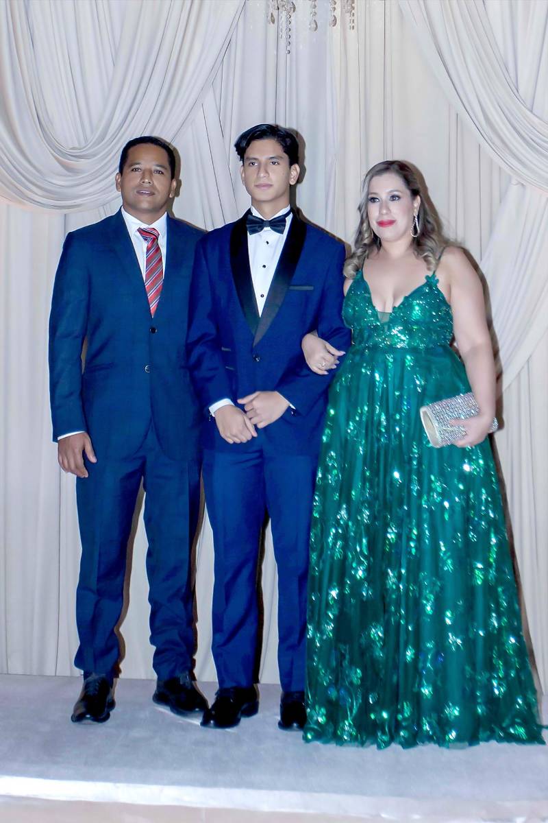 Desfile padres e hijos de la prom 2026 de Happy Days &amp; Freedom Institute
