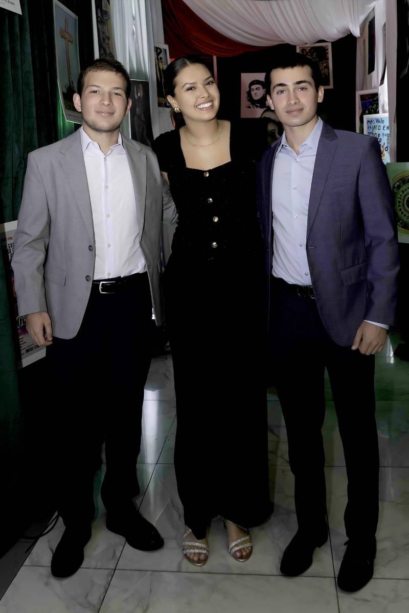 Paolo Coello con Xara y Vittorio Abufele. 