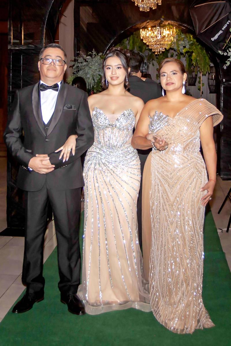 Desfile de padres e hijos de la prom 2026 de Kiddy Kat Bilingual School &amp; Morazzanni Institute
