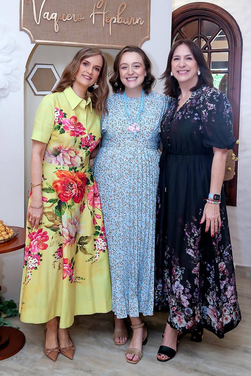 Elena, Arabella y Arabella Hepburn.