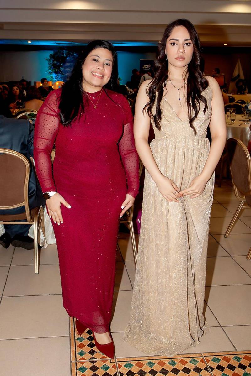 Ana Argeñal y Marcela Chinchilla.