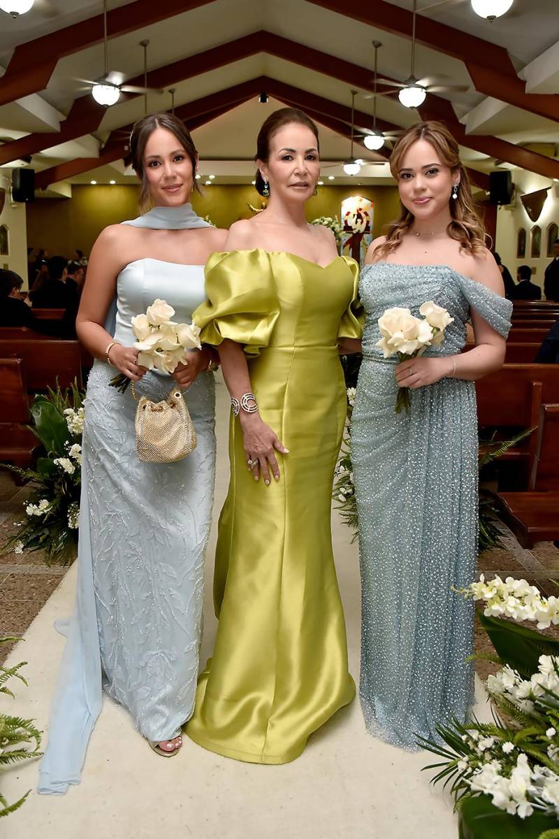Isabel Bogran, Mayda Ayestas y Cristina Bográn.