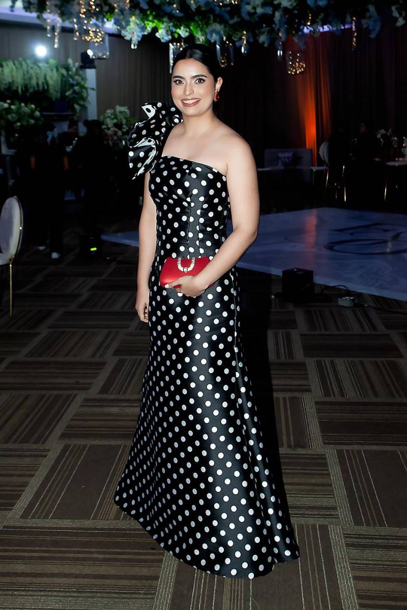 Daniela Flores.