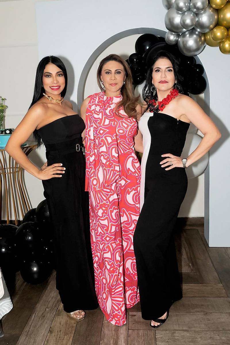 Sarahí Sánchez, Dulce María Mejía y Claudia Kattan