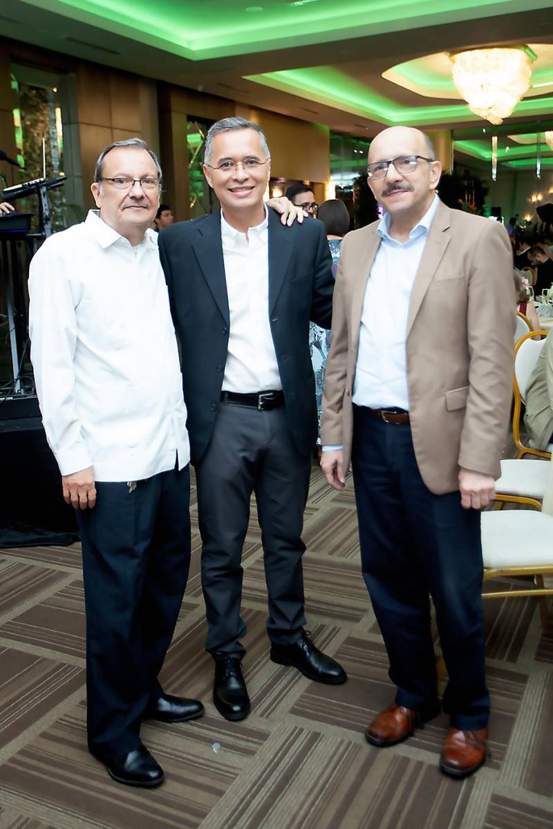 Elizardo Pineda, Andrés Sigüenza y Yarvert Leva.