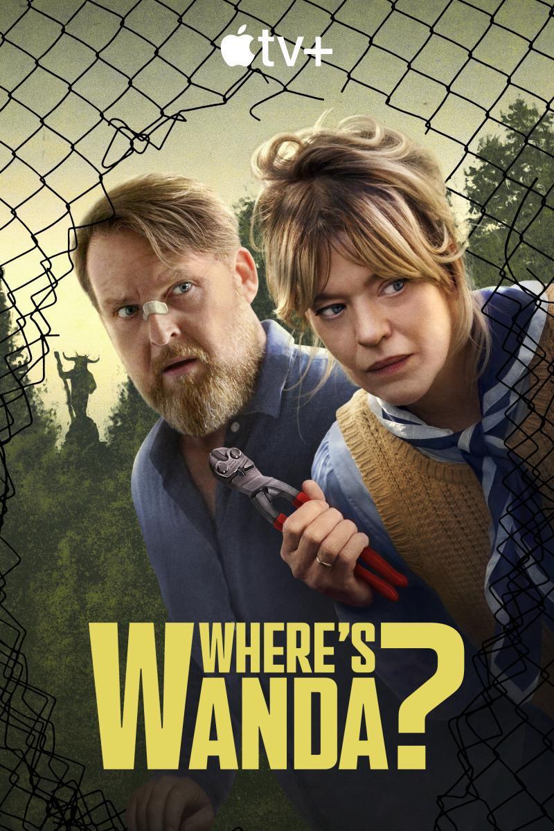 <b>¿Dónde está Wanda? - Apple TV - 2 de octubre</b>La comedia negra ¿Dónde está Wanda? es la primera serie en alemán en Apple TV+. Cuando su hija Wanda desaparece sin explicación, Dedo y Carlotta Klatt, una pareja aparentemente normal y corriente, ven su mundo destrozado. Con la ayuda de su hijo Ole, experto informático, consiguen equipos de vigilancia para espiar a su vecindario haciéndose pasar por empleados de una empresa suministradora de electricidad. Lo que comienza como una simple investigación pronto se convierte en una inmersión en los misterios de su suburbio, donde cada vecino parece esconder un oscuro secreto.