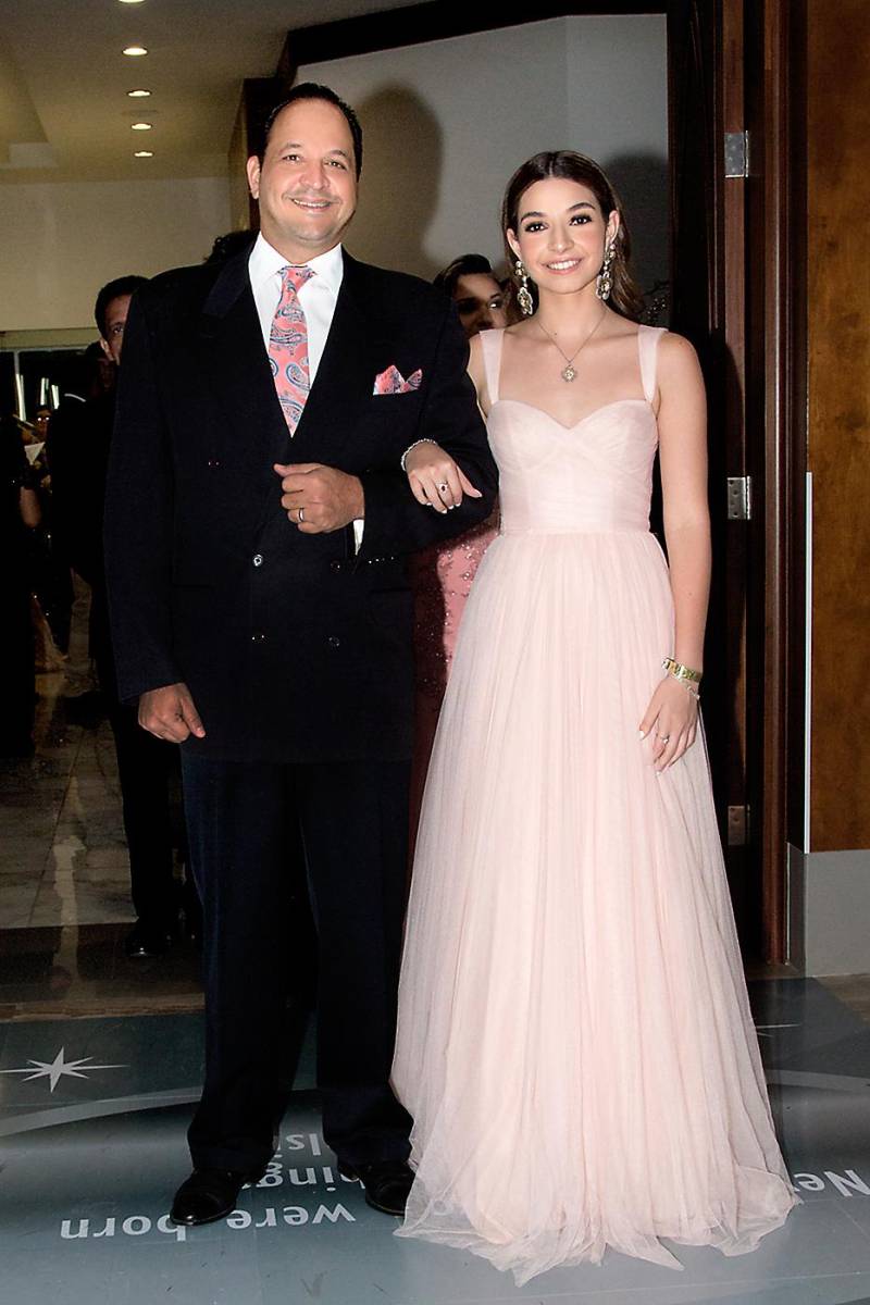 Roberto Leiva y su hija Isabel Victoria.