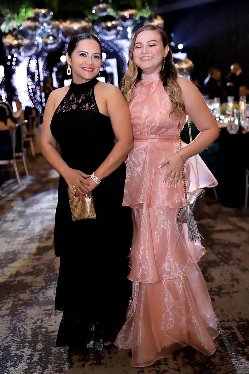 Invitados de la prom 2025 de Mayan School