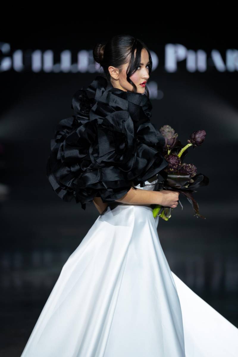 Guillermo Pharis presenta su colección bridal en Denver Fashion Week