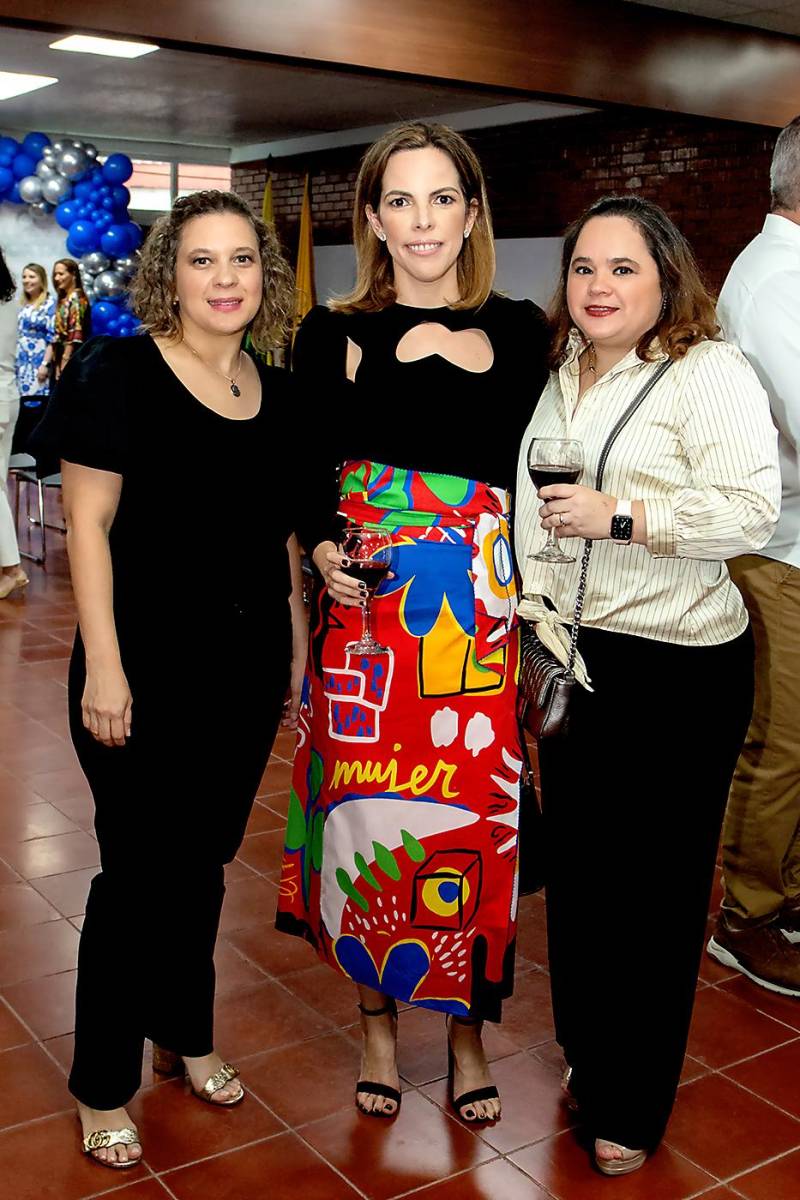 Claudia Padilla, Cristiane Lacayo y Kalene Padilla.