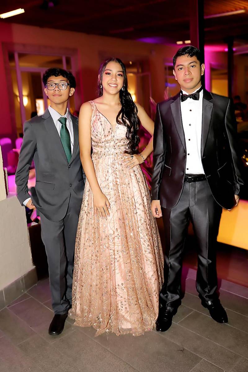 Ian Rivera, Tiffany Ramos y Dennis Flores
