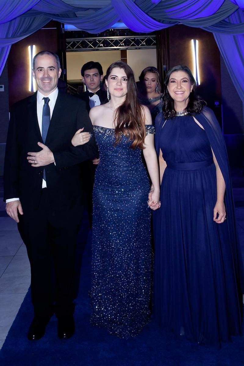 Rosemary Marquess Camp con sus padres David y Maggie.