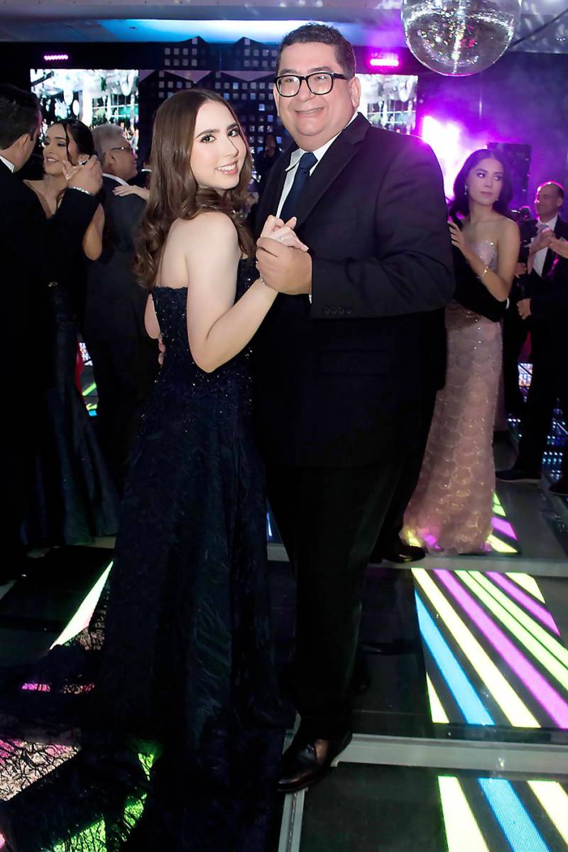 Isabella y Kovasky Buezo.