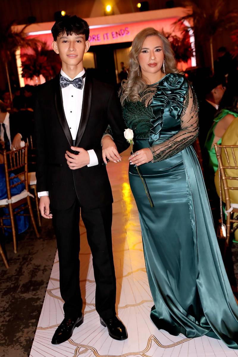 Ruben Navas y su madre Bessy Zuniga. 