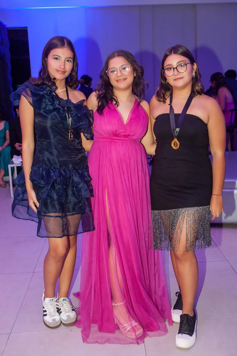 Carmen Gabrie, Giovanna Calderón y Ana Mejía