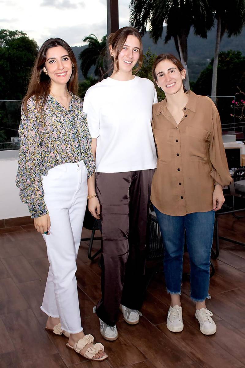 Victoria Kawas, Camila y Sofia Chahín.