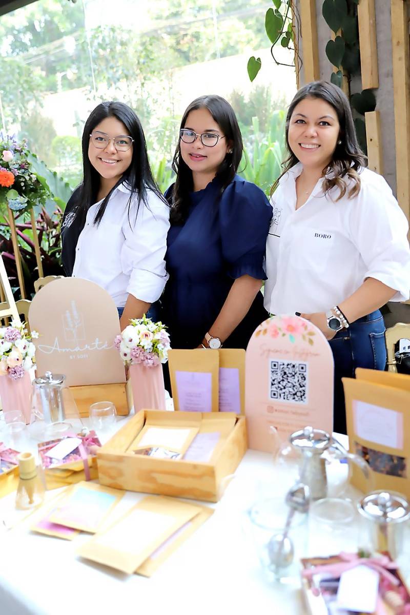 Leticia Romero y Leticia López de Boro con Sofía Ramírez de Amarte