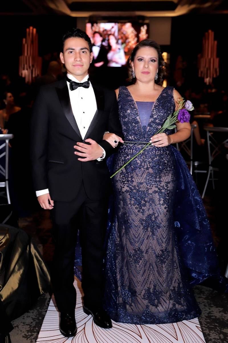 Carlos Chinchilla y Elena Atuan.