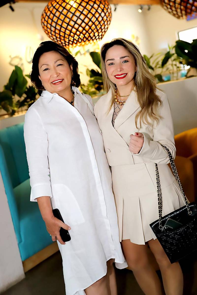 Marcia Vásquez y Bessy Mora