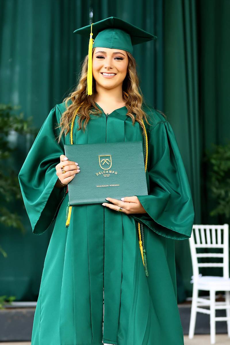 Graduación de los seniors 2026 de DelCampo School