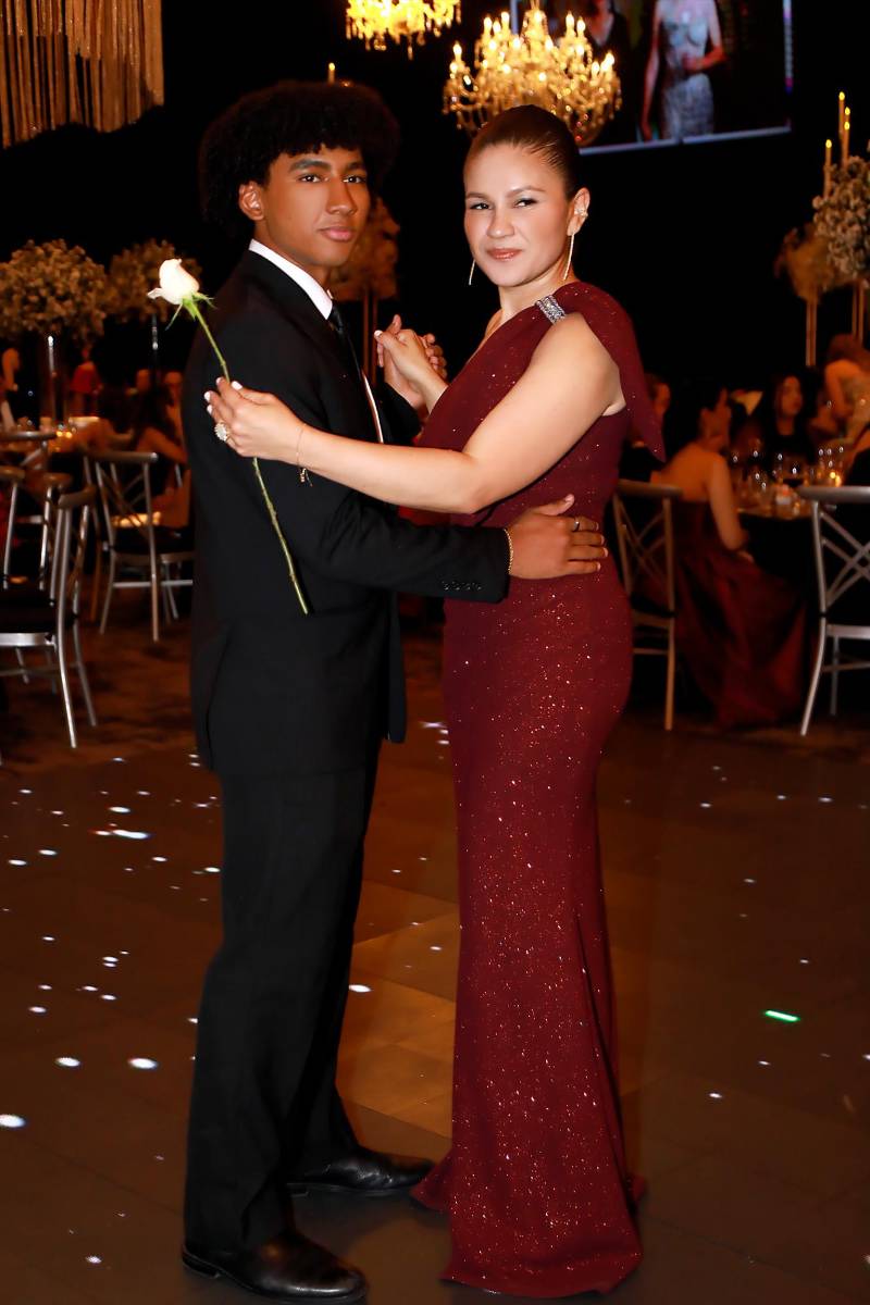 Gerardo Alvarez y su madre Erika Cáceres. 