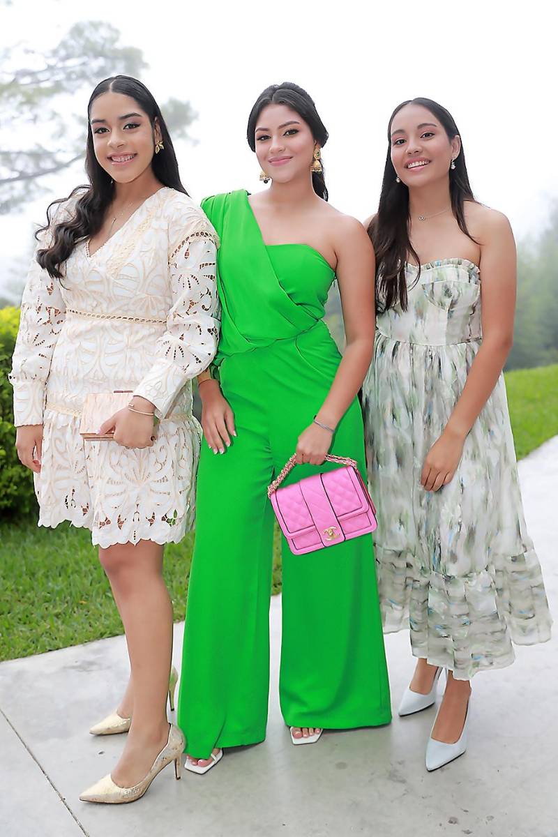 Adriana Hernández, Ana Mendoza y Valeria Moscoso.