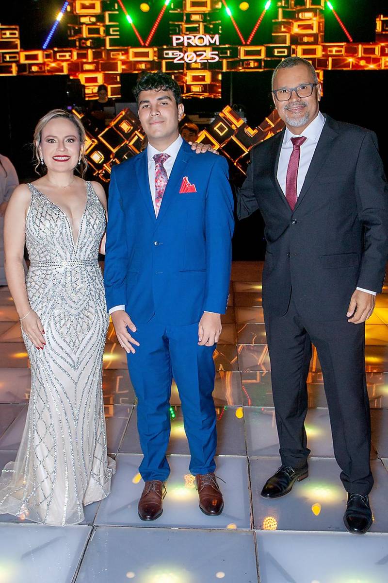 Diego Andrés Carbajal Mejía con su madre Graciela Mejía de Carbajal