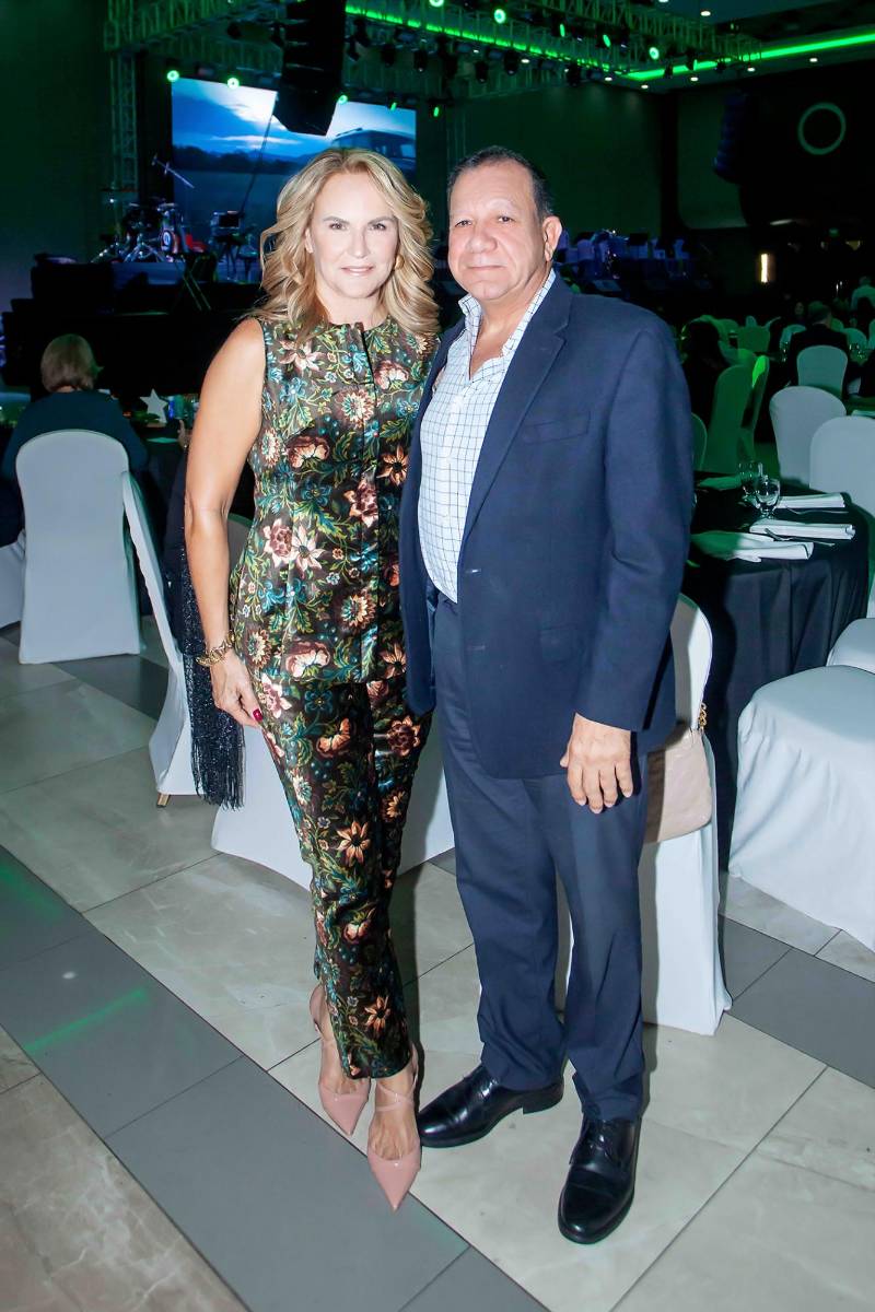 Vivian y Jhony Chahín.