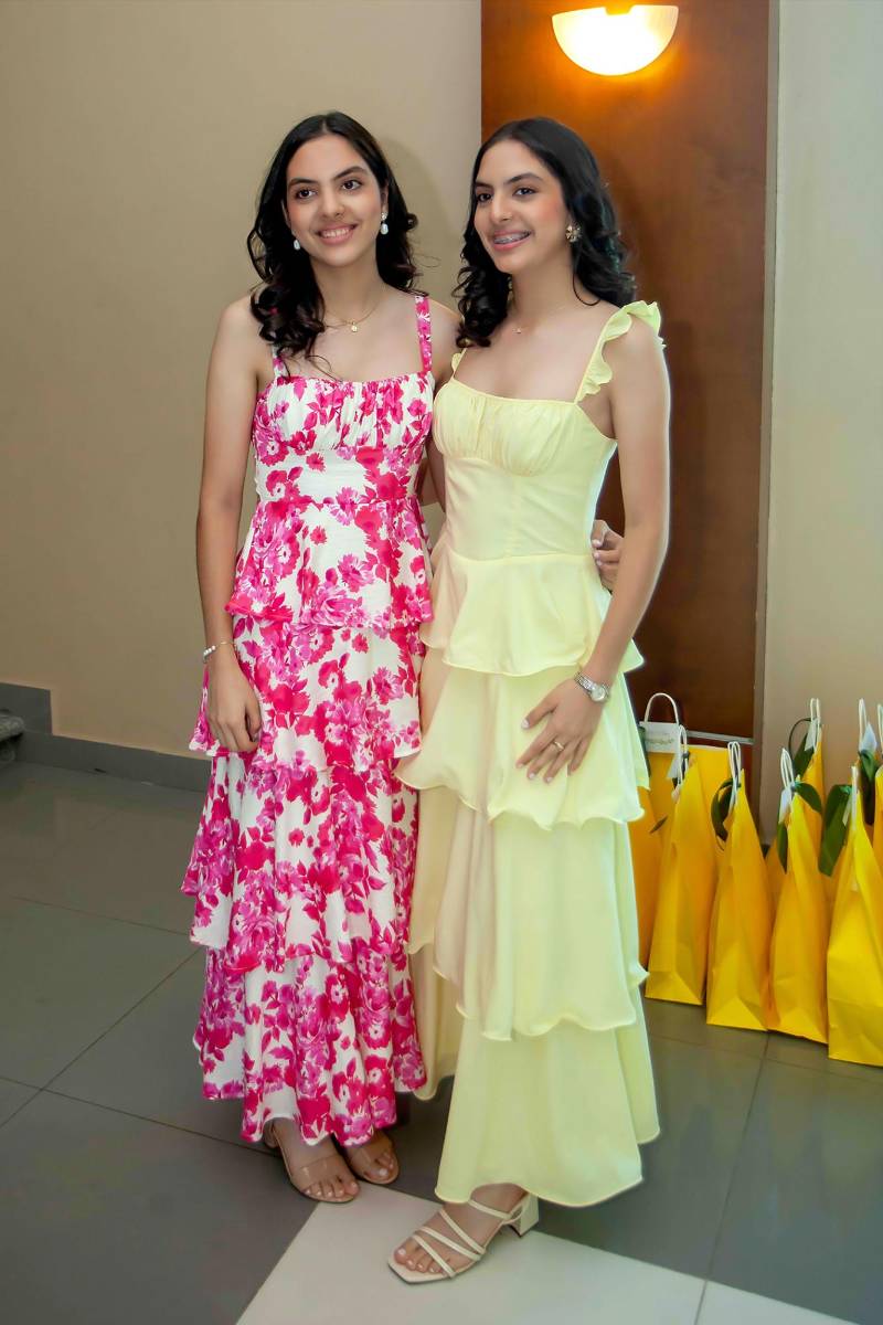 Liza y Gina Jarufe.
