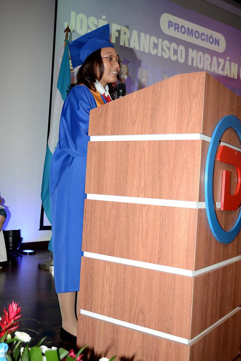 Ariana Velásquez.