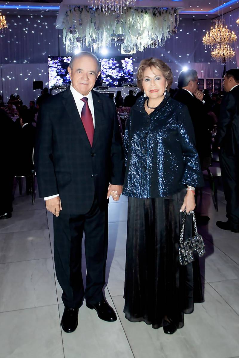 Alberto y Nena Marinakys de Díaz.