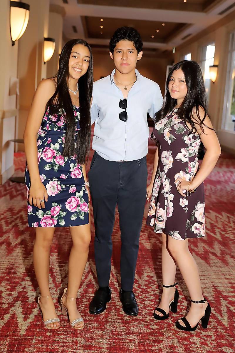 ALEGRE DESAYUNO DE LOS SENIORS LINCOLN SCHOOL