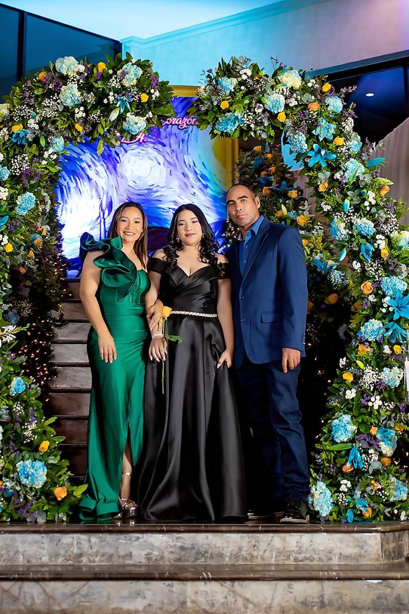 Jeny Rubí, Ximena Solar Rubí y Rigel Rosales.