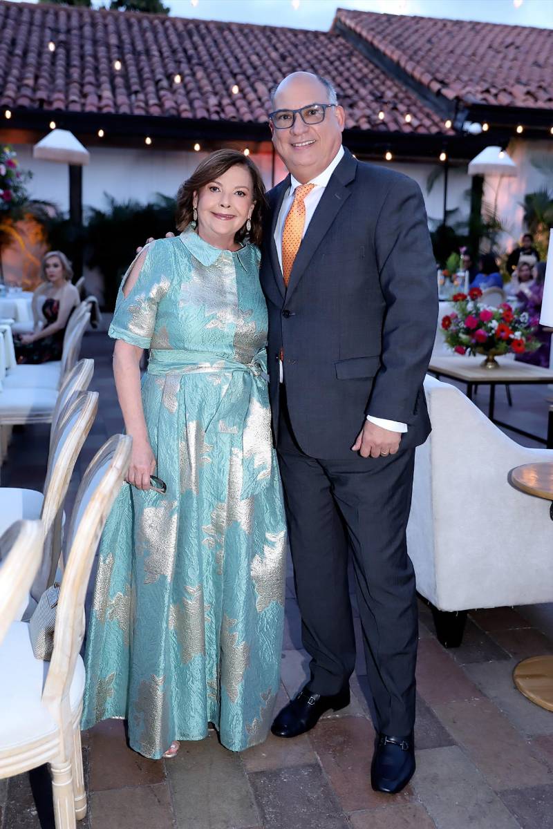 Annette y Jimmy Flores