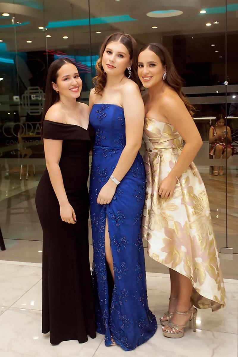 Elena Handal, Armida Arguelles y Lizza Handal.