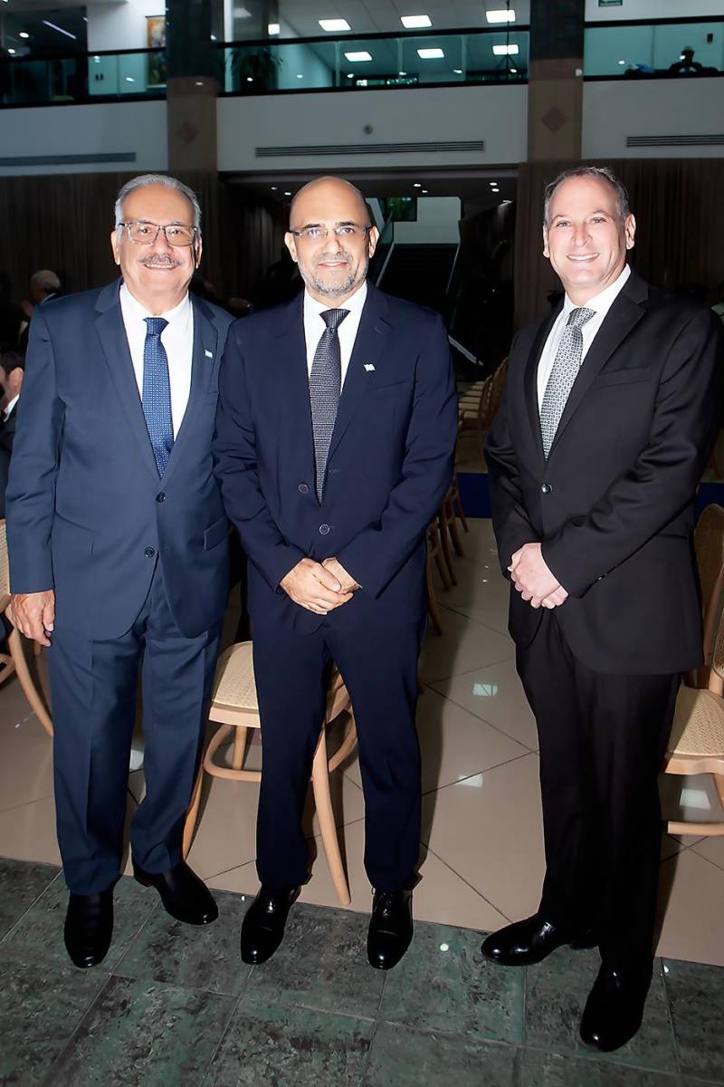 Banpaís reconoce a Emín Abufele