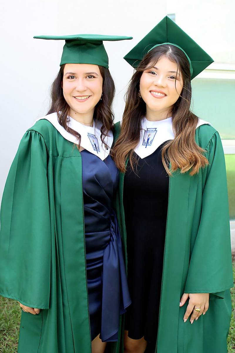Andrea Mejía y Michelle Mejía.