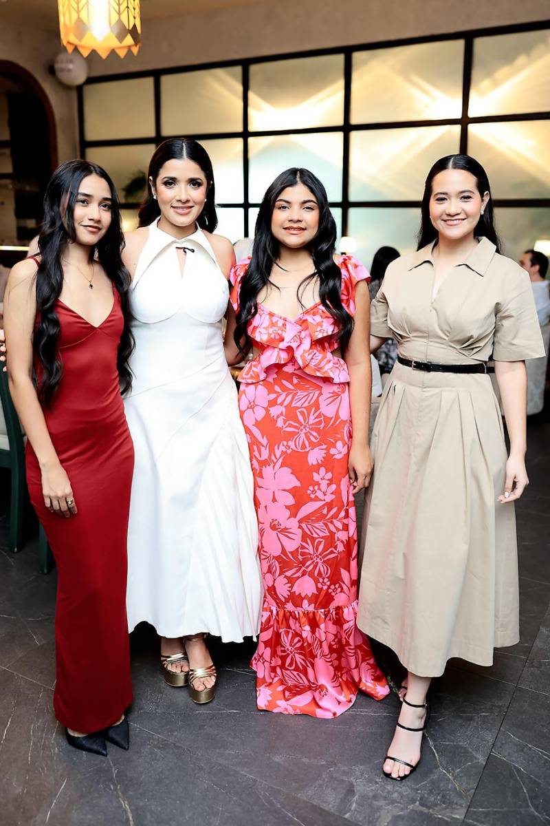 Lisbeth Aguirre, la doctora Luisa Gámez, Geysi Bautista y la doctora Alejandra Flores del equipo ROE