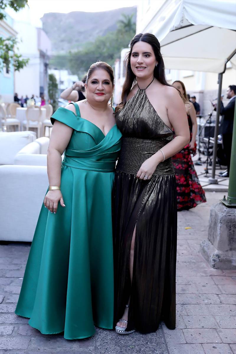 Así fue la boda eclesiástica de Ivana Lagos y Jacobo Waincier Canahuati