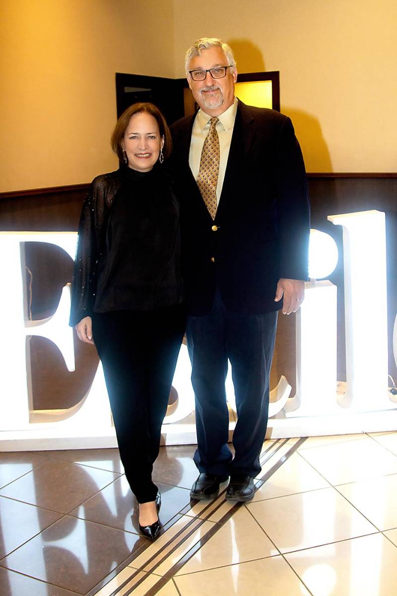 Alexa Foglia y David Lardizábal.